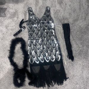 Flapper dress & accessories